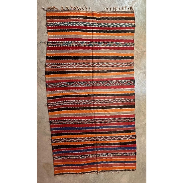 This vintage Moroccan rug is a true powerful women's artistic creation that is the first thing our eyes get caught when we...
