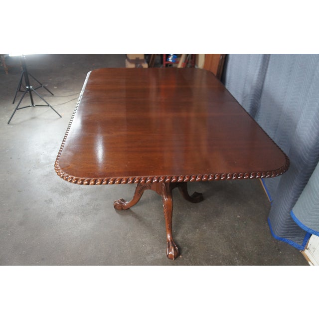 1980s Late 20th Century English Chippendale Style Carved Mahogany Dining Table Ball & Claw For Sale - Image 5 of 14
