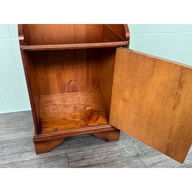 Vintage Italian Wooden Nightstand, 1970s For Sale - Image 6 of 8