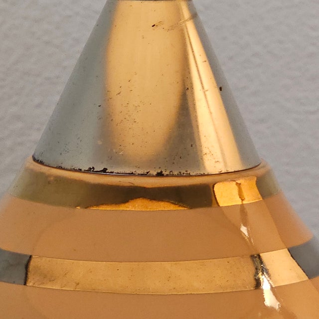 Gold Mid Century Wescal Atomic Ceramic Table Lamps With Original Fiberglass Shades - A Pair For Sale - Image 8 of 15