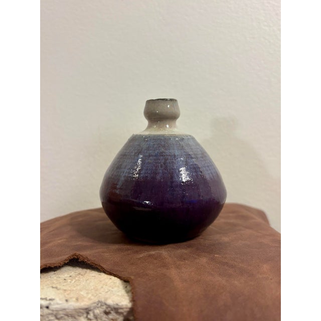 1960s Vintage Mid-Century Modern Signed American Studio Pottery Bud Vase For Sale - Image 5 of 6