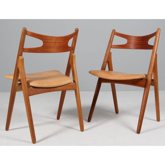 Carl Hansen & Søn Hans J. Wegner Savbuk Ch-29 Dining Chairs attributed to Hans J. Wegner for Carl Hansen & Søn, Set of 2 For Sale - Image 4 of 9