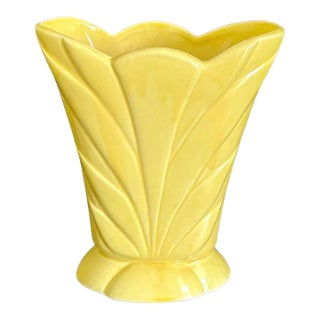 1949-50 Robinson Ransbottom, Art Deco Fan Vase, Ohio Pottery, #393 For Sale