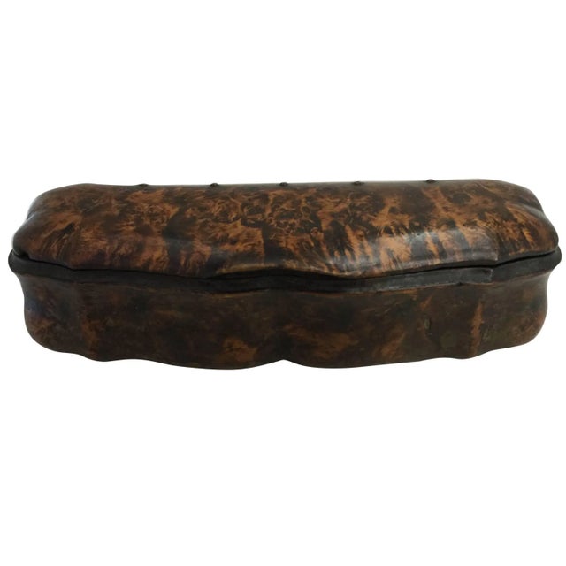 19th Century Victorian Burlwood Box of Rectangular Form For Sale In Boston - Image 6 of 6