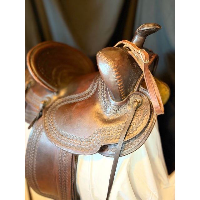 Brown Vintage American Western "BearTrap" Saddle Keyston Bros 1940s For Sale - Image 8 of 11