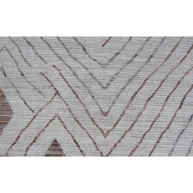 Fine Modern Rug in White & Light Brown Tones With Abstract & Geometric Design 12'6 X 15'9 For Sale - Image 9 of 11
