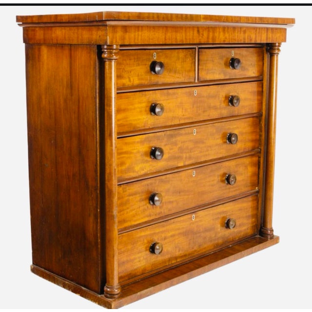 American Antique 19th Century Empire Figured Mahogany Six-Drawer Chest With Columnar Supports Circa 1830–1850 For Sale - Image 3 of 3