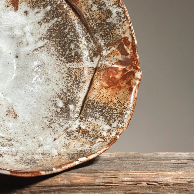 Vintage Brutalist Shino Glazed Hand Built Ceramic Serving Bowl/Organic Modern For Sale In Philadelphia - Image 6 of 8