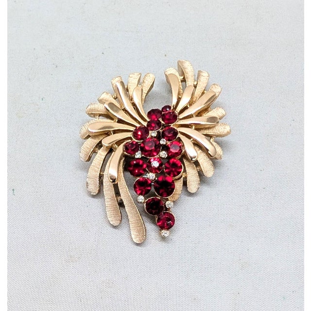 Mid-Century Modern Vintage Signed Crown Trifari Goldtone Faux-Garnet Rhinestone Brooch For Sale - Image 3 of 8