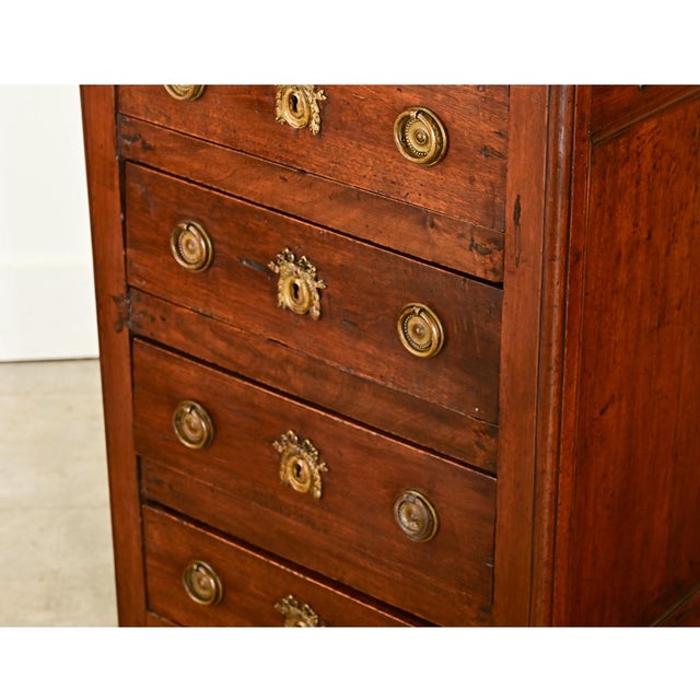 French Early 19th Century Petite Walnut Chest of Drawers For Sale - Image 11 of 12
