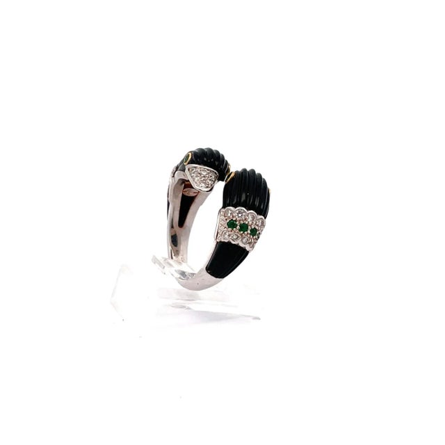 Van Cleef & Arpels 1980s Van Cleef & Arpels Carved Onyx Double Swan Ring Size 6.5 For Sale - Image 4 of 7
