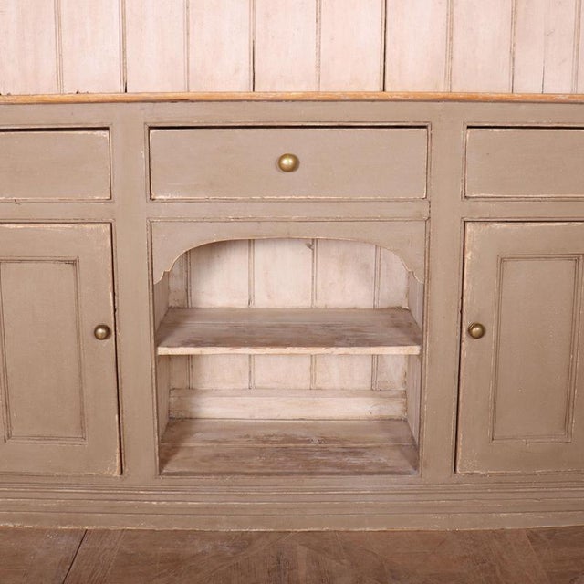 Large Country House Dresser in Pine For Sale - Image 5 of 12