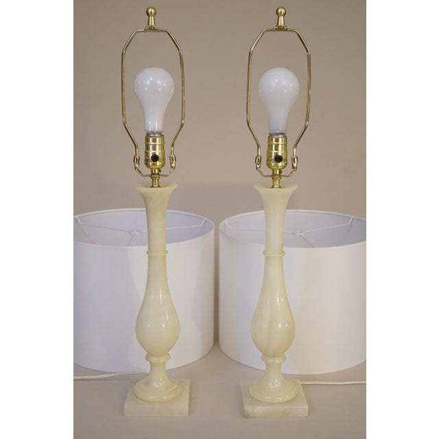 Matched Pair Nos Hollywood Regency Modern Alabaster Marble "Teardrop" Urn Style Column Table Lamps Italy 1970's Minty! For Sale - Image 12 of 13