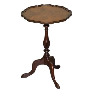Antique Hardwood Scalloped Edge Top Side Table on Tripod Feet, 1930 For Sale