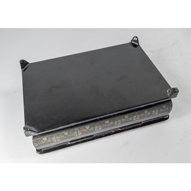 20th Century Russian Palekh School Lacquer Jewelry or Trinket Box For Sale - Image 16 of 16