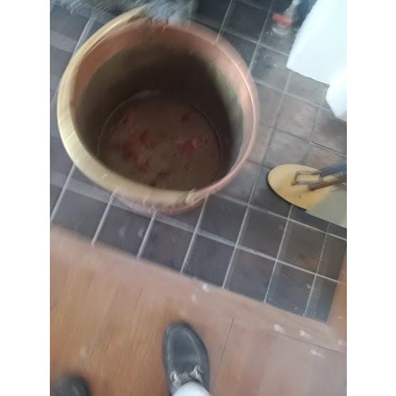 Large Copper and Brass Kindling Pot With Handle For Sale - Image 4 of 6