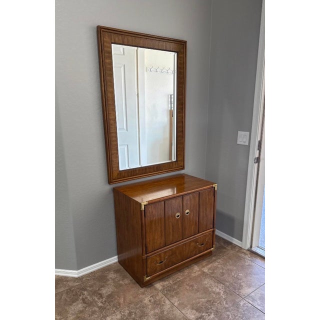 1970s Vintage Drexel Heritage 'Accolade' Campaign Commode Chest & Matching Mirror Set - 2 Pieces For Sale - Image 9 of 9