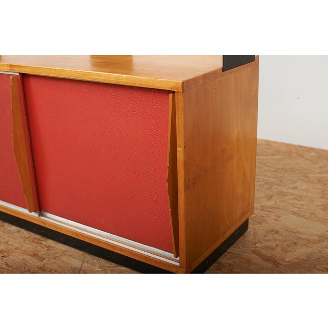 Model 132 in Birch Veneer with Sliding Doors by Wilhelm Kienzel for Embru, 1930 For Sale - Image 5 of 10