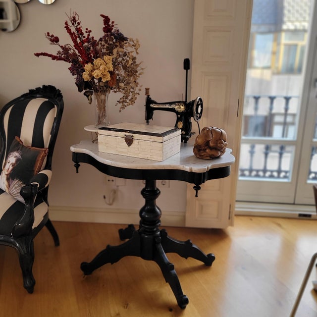 Alfonsine Galápago Table in Ebonized Wood with Marble Top, 1930s For Sale - Image 3 of 18