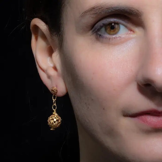 Contemporary Late 20th Century Pair of 18 Karat Gold Ball Dangle Earrings by Deborah Lockhart Phillips For Sale - Image 3 of 4