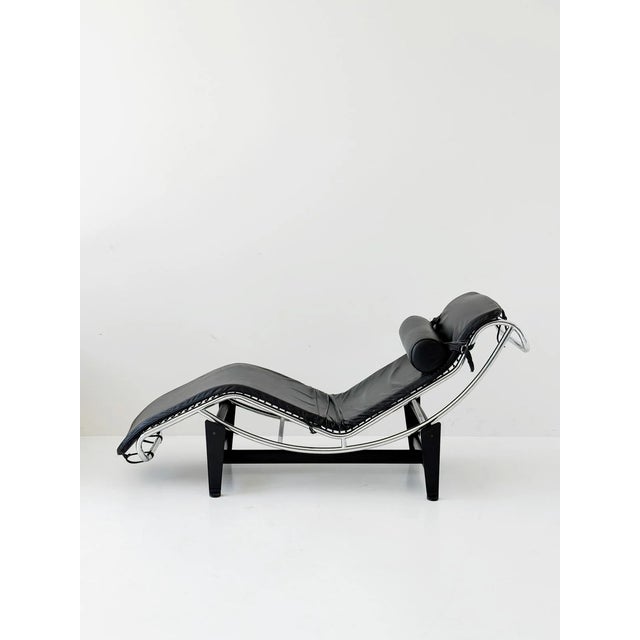 Modernist Chaise Longue in Black Leather and Chrome Metal, 1970s For Sale - Image 6 of 6