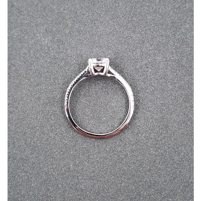 Early 21st Century 0.86 Ct Gia Certified Diamond Ring Size 5.75 For Sale - Image 5 of 9