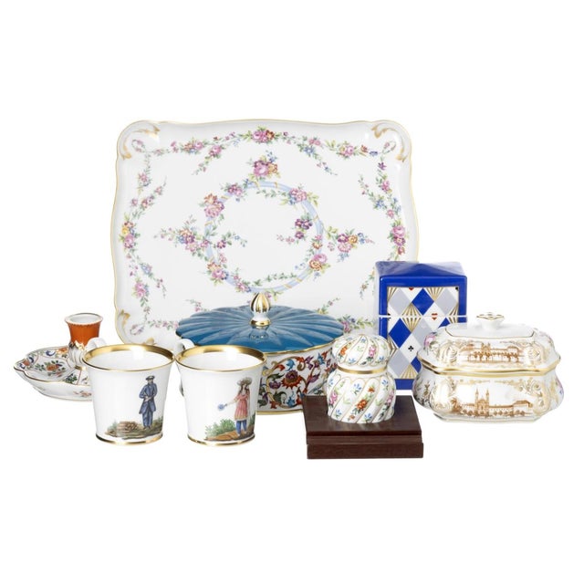 Gold Porcelain Vista Alegre Collectors Club Dinnerware Set, Set of 7 For Sale - Image 8 of 8
