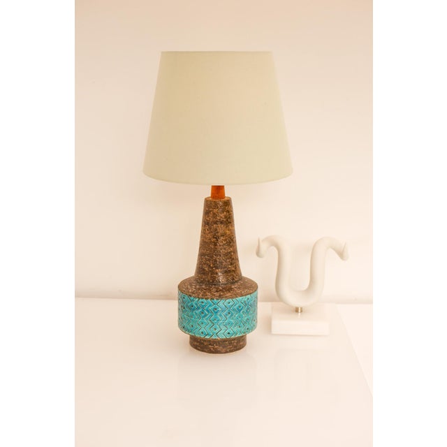 Mid-Century Modern Bitossi Pottery Lamp in Rimini Blue Ceramic by Aldo Londi, Italy, 1970s For Sale - Image 3 of 18