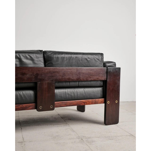 Bastiano Two-Seater Sofa in Mahogany and Black Leather by Afra and Tobia Scarpa for Gavina, Italy, 1960s For Sale - Image 15 of 18