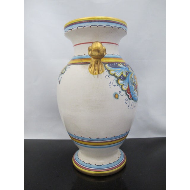 Mid 20th Century Gialletti Deruta Italian Majolica Pottery Brightly Hand Painted & Gold Urn Vase For Sale - Image 5 of 12