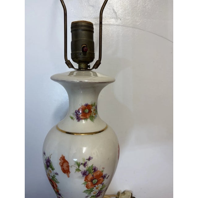 Vintage Mid Century Floral Porcelain Table Lamp Brass Base 1950s 1960s MCM For Sale In Philadelphia - Image 6 of 18