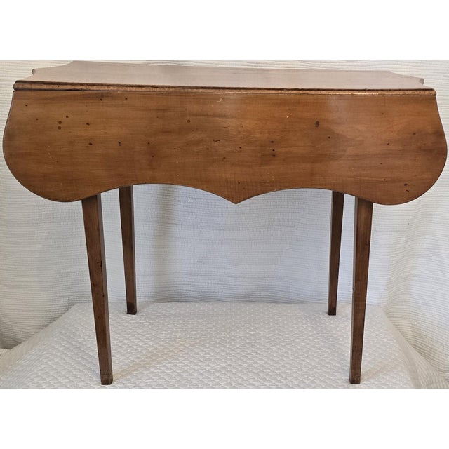 Early 19th Century American Hepplewhite-Style Drop-Leaf Table For Sale In San Francisco - Image 6 of 7