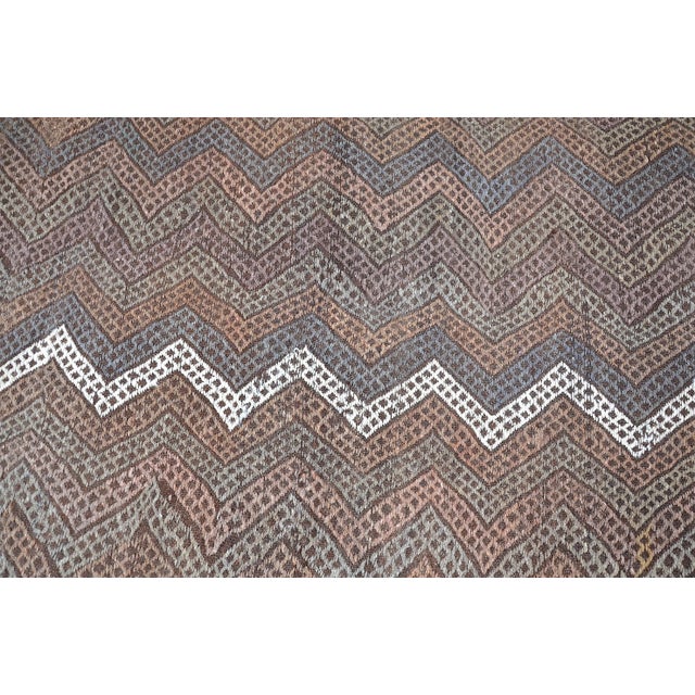 Textile 1960s Vintage Kilim Rug For Sale - Image 7 of 11