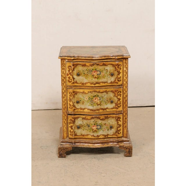 19th Century Italian Floral-Painted Petite Chest For Sale In Atlanta - Image 6 of 13
