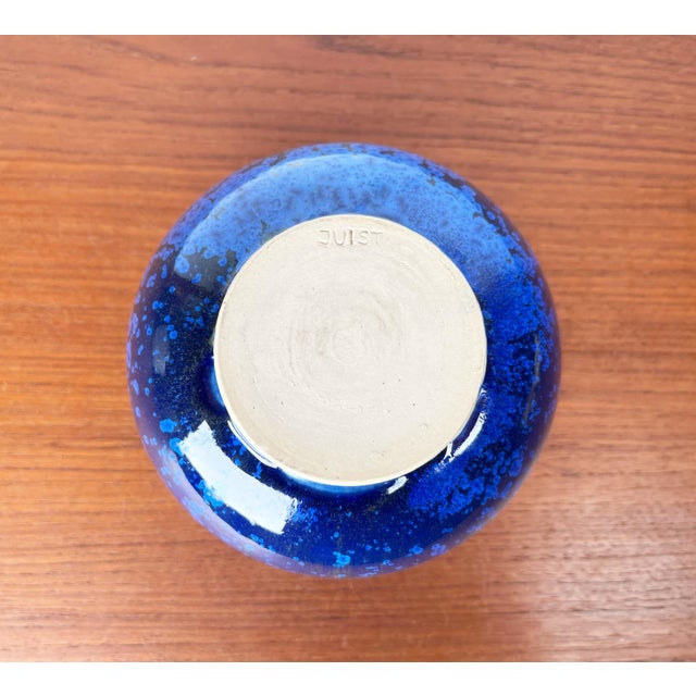 Mid-Century Modern German Blue Studio Pottery Vase by Werner and Annemarie Schmidt-Tummeley for Juist Keramik, 1960s For Sale - Image 11 of 13