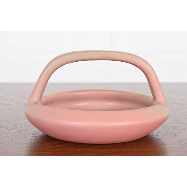 Ceramic Rookwood Pottery Arts & Crafts Glazed Ceramic Pink Handled Bowl or Ashtray, 1919 For Sale - Image 7 of 11