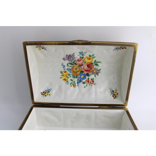 1950s Rare Large Italian Capodimonte Porcelain Majolica Box W/ Putti Relief For Sale - Image 9 of 11