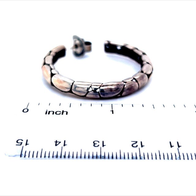 Modern Late 20th Century John Hardy Estate Pebble Hoop Earrings Sterling Silver, A Pair For Sale - Image 3 of 7