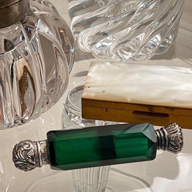 Beautiful Victorian scent bottle in emerald green with sterling caps // double-ended perfume bottle // vanity decor // antique boudoir For Sale - Image 10 of 18