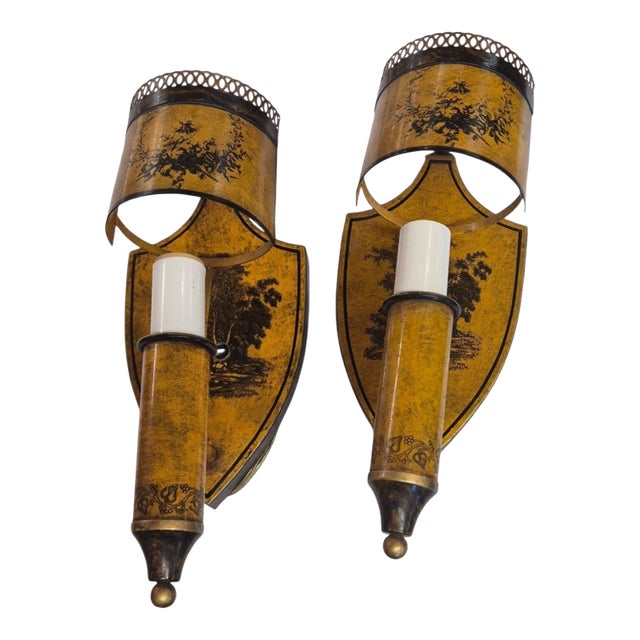1940s Pair of Italian Hanpainted Tole Sconces For Sale