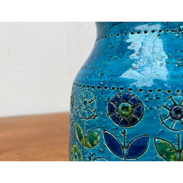 Mid-Century Modern Flower Design Pottery Vase by Aldo Londi for Bitossi, Italy, 1960s, in Very Good conditions. Designed...