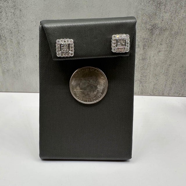 Diamond Stud Earrings in 14kt White Gold - 1ctw Gh Si Princess & Round Diamonds, A Pair For Sale - Image 4 of 5