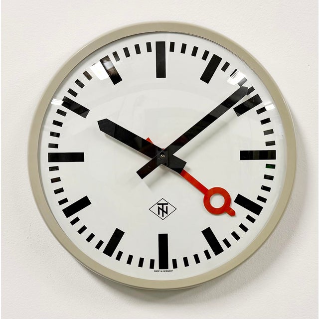 Glass Grey Industrial Wall Clock from TN, 1960s For Sale - Image 7 of 18