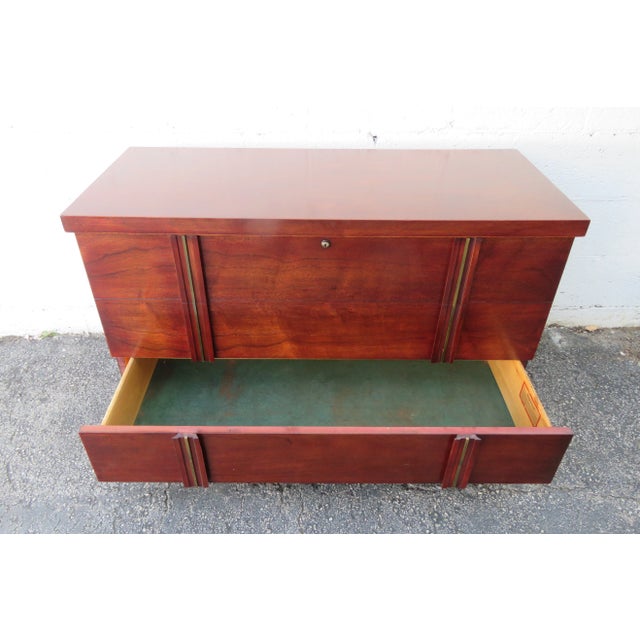 Mid Century Lane Cedar Chest Blanket Trunk Window Bench With a Drawer For Sale In Miami - Image 6 of 12