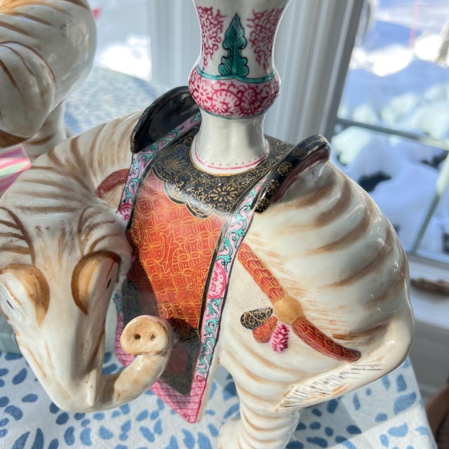 Mottahedeh Pair of Mottahedeh Winterthur elephant candle holders // mirrored set of reproduction Chinese Export porcelain elephants // Chinoiserie For Sale - Image 4 of 10