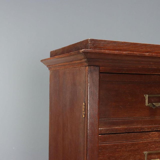 Chest of Drawers in Oak For Sale - Image 4 of 10