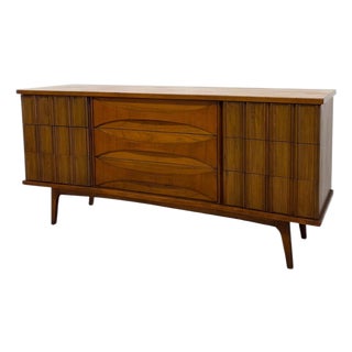 Vintage Mid Century Modern Solid Walnut 9- Drawer Dresser’ With Bent Wood Handles & Brutalist Accents. For Sale