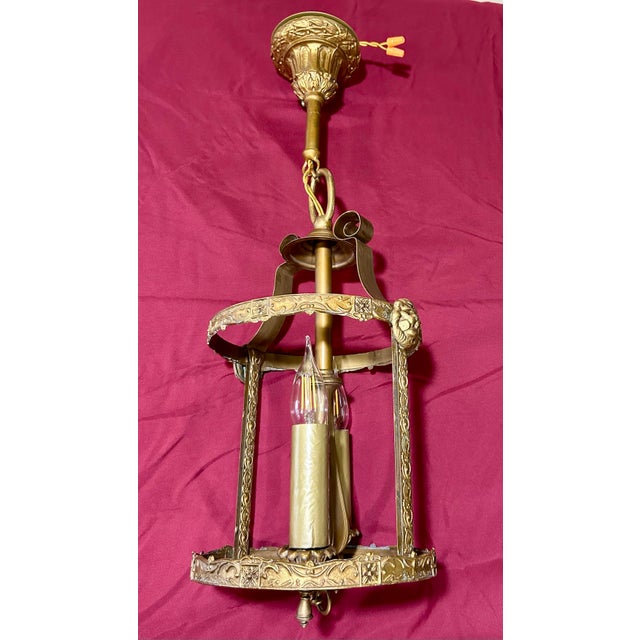 French 1800’s Gilded Bronze French Cylinder Lantern, Indoor or Outdoor Adorned With Lion’s Heads, Leaves and Scroll Work, Original “Seeded” Glass Inserts For Sale - Image 3 of 12