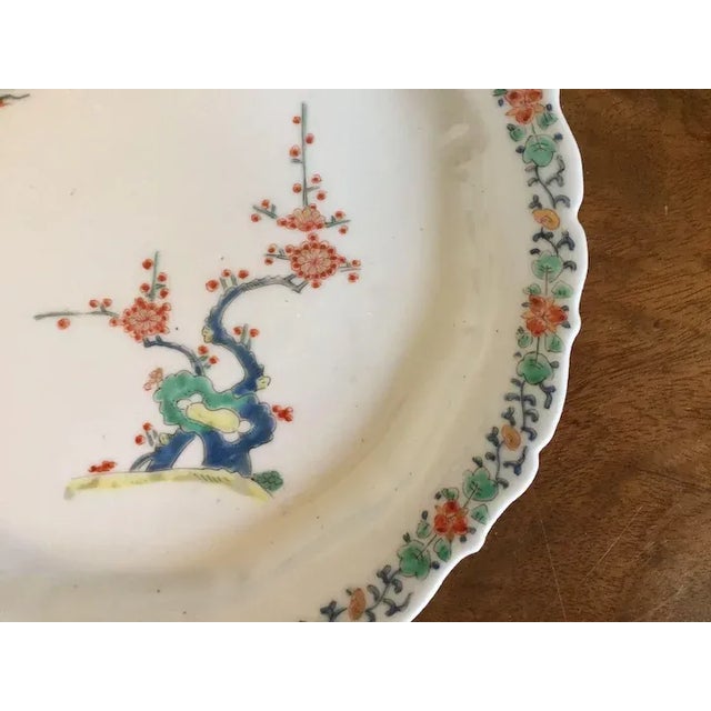 Antique 18th Century Japanese Kakiemon Porcelain Plate Decorated with Flowering Plum Tree For Sale In New York - Image 6 of 11