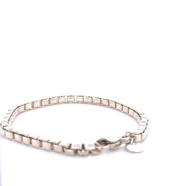 Contemporary Tiffany & Co. Sterling Silver Venetian Square Link Chain Bracelet 14g For Sale - Image 3 of 7